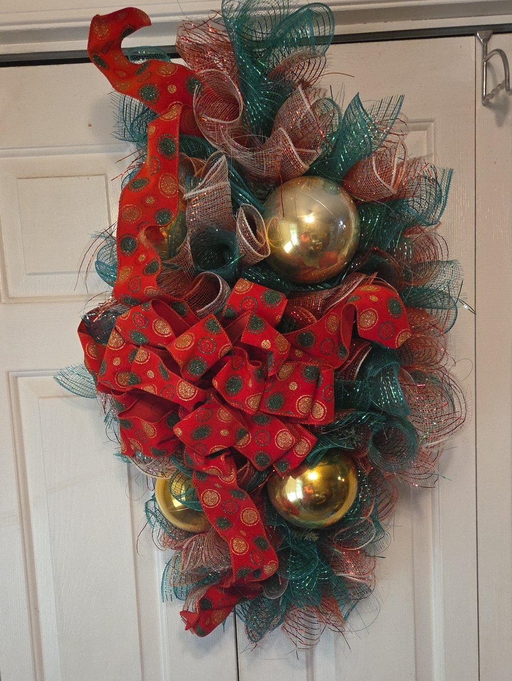Holiday Teal & Red Decorative Door Or Standing Decoration. with Gold Ornaments